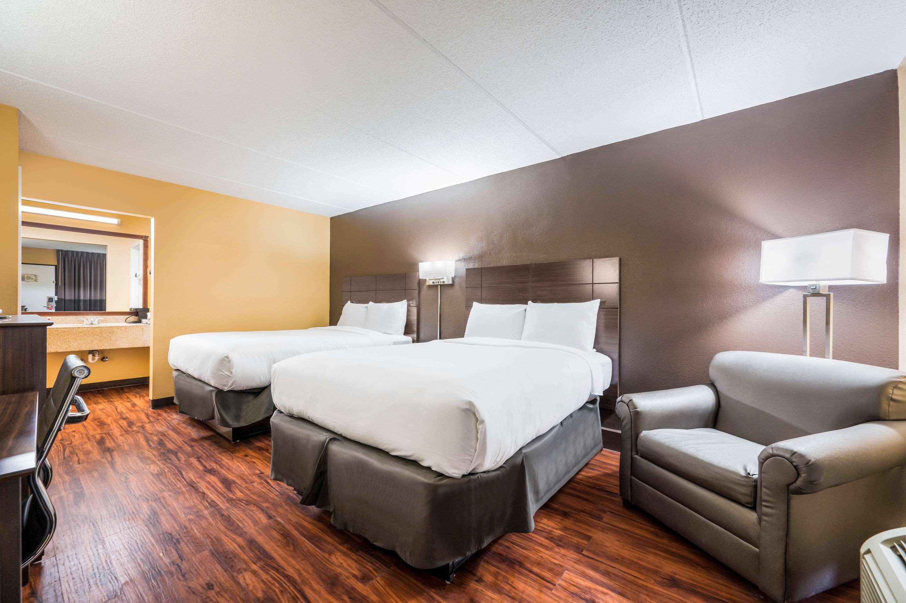 Hotel Econo 2*